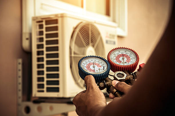 Professional Hvac technician working in Mesquite, NV